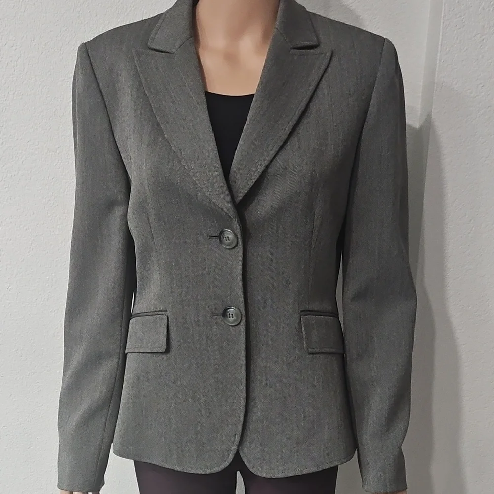 Tahari Elegant Women's Gray Blazer